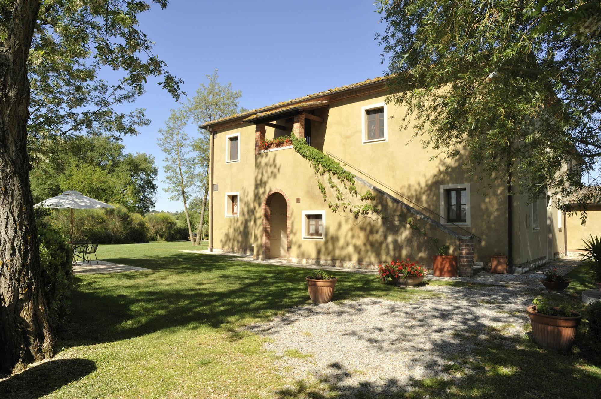 Agriturismo La Lodola كاستيلْنْوافو بيراردين المظهر الخارجي الصورة